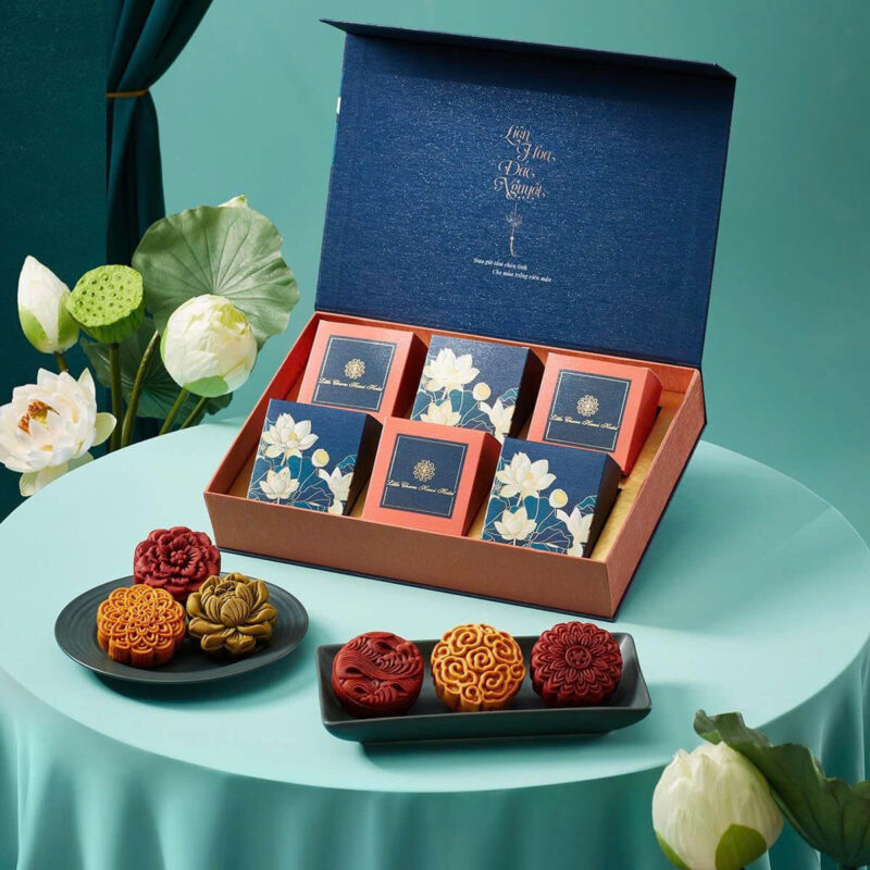 Bánh trung thu khách sạn Little Charm - Hộp 6 bánh đặc biệt