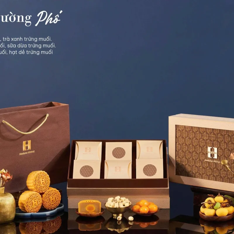 Madame Hương 2025 – Hộp Hàng Đường Phố