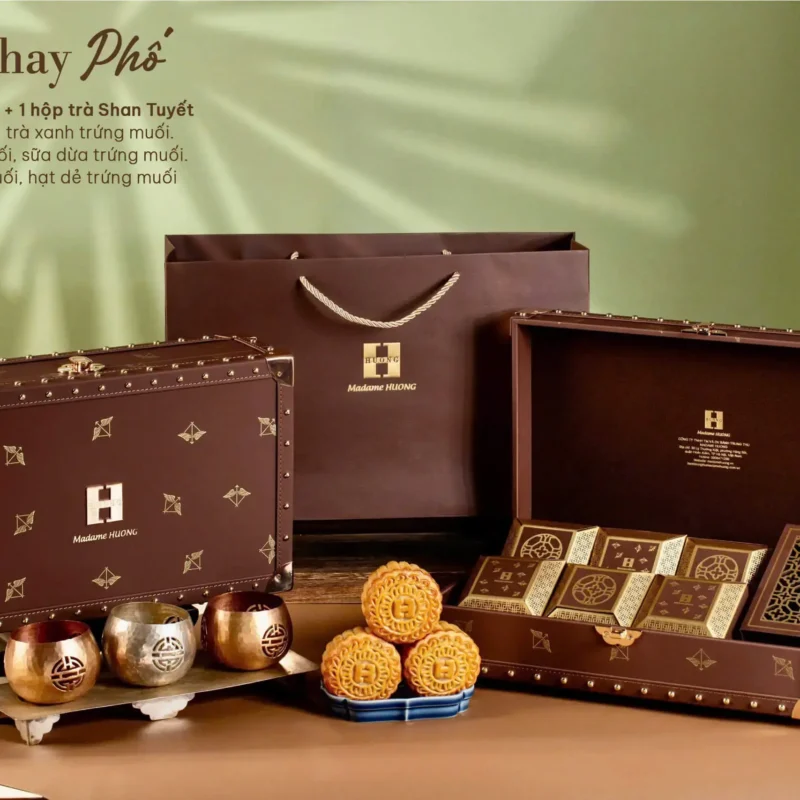 Madame Hương 2025 – Hộp Hàng Khay Phố